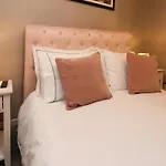 Kitty\'S Cottage